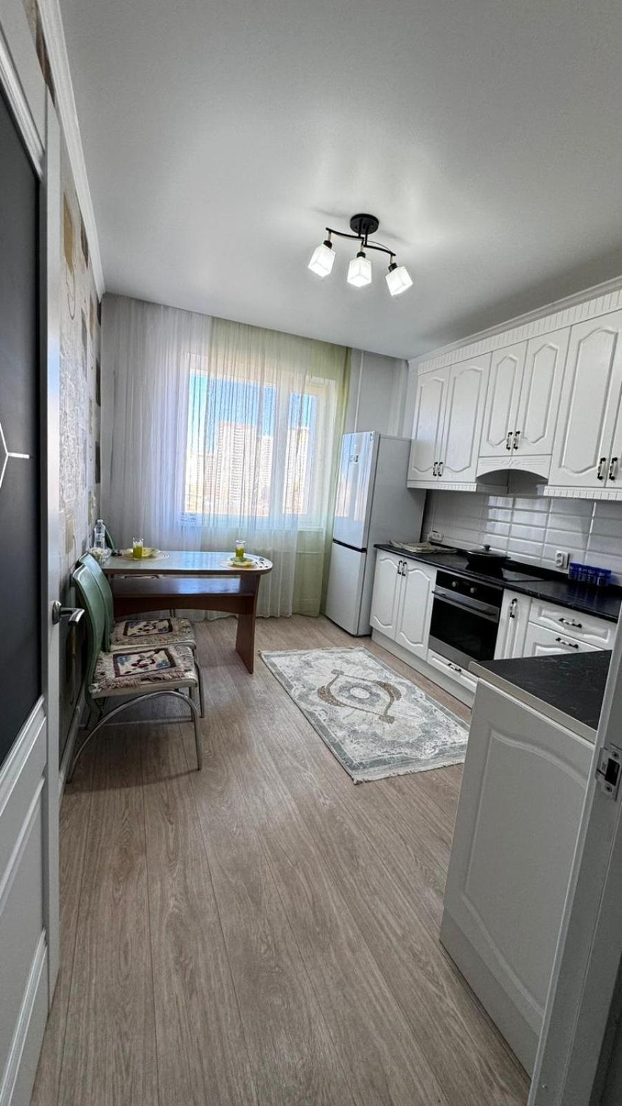 Appartamento Flat Karagandy Esterno foto