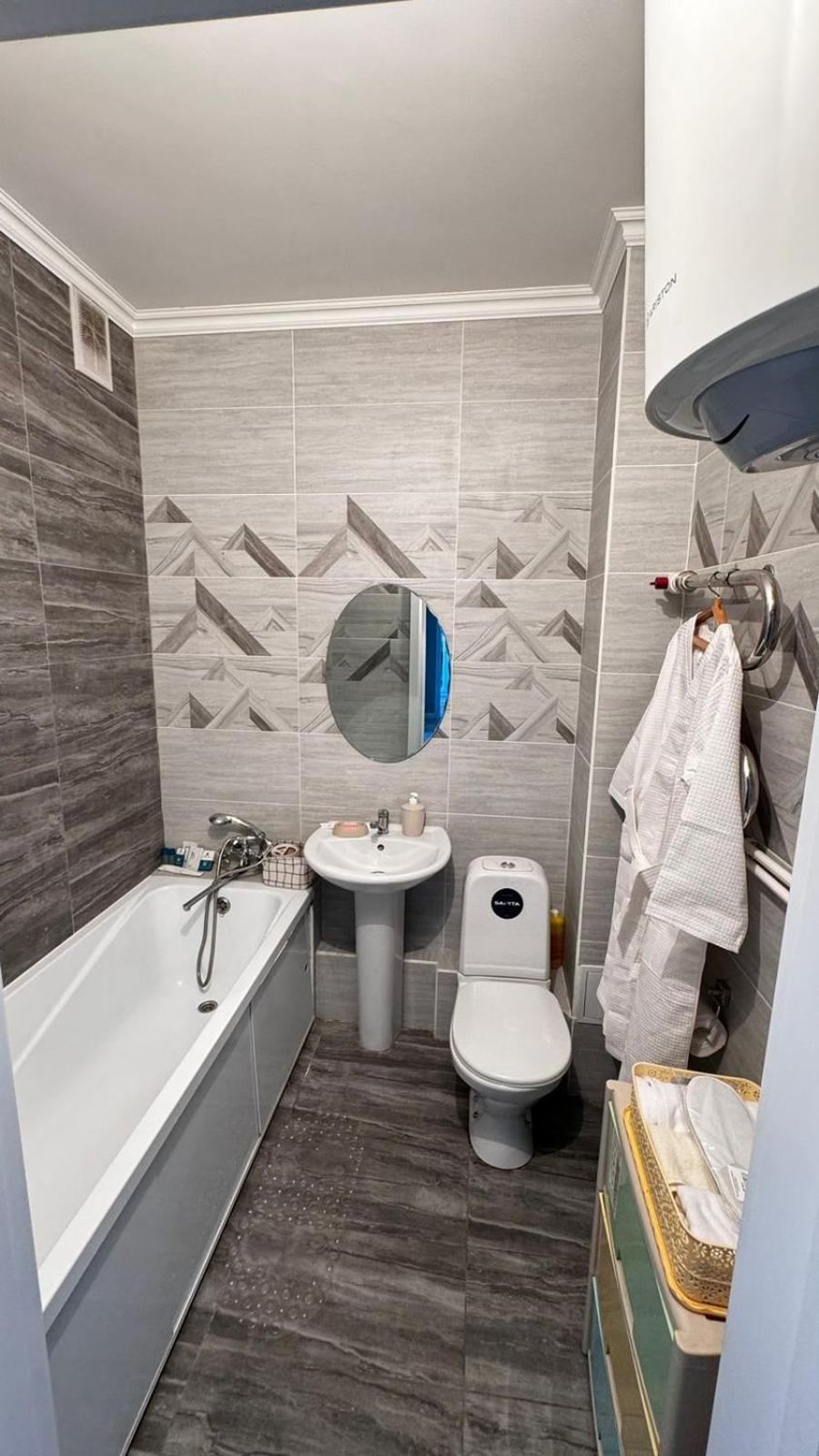 Appartamento Flat Karagandy Esterno foto